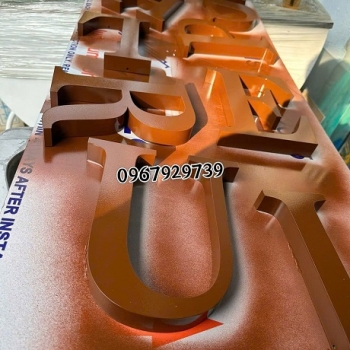 LÀM BẢNG HIỆU CHỮ INOX SƠN MÀU THEO YÊU CẦU