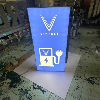THI CÔNG HỘP ĐÈN TRẠM SẠC VINFAST